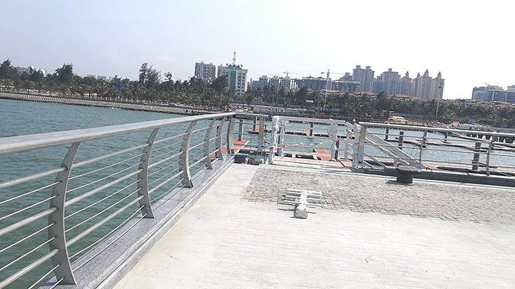 不锈钢栏杆立柱