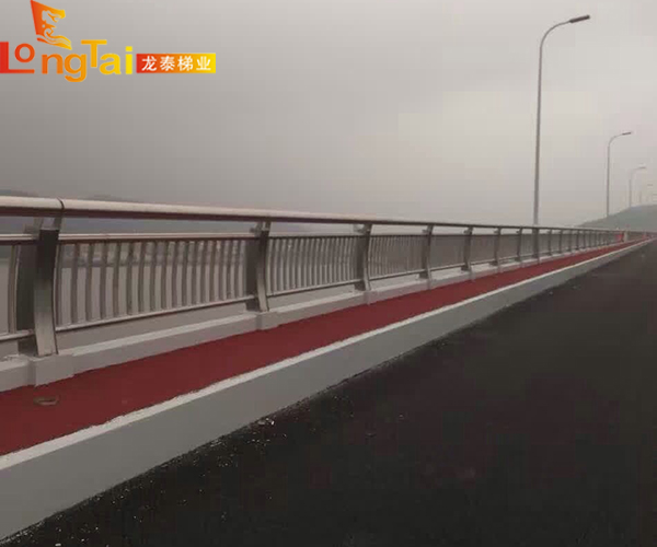 桥梁护栏